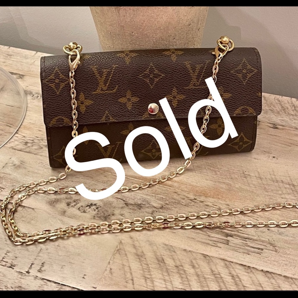 Louis Vuitton Wallet/Crossbody